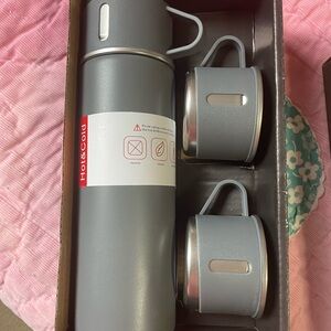 Gray Thermos Flask Set with 3 Cups